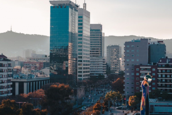 相比于傳統的建筑，智能建筑有以下幾方面的顯著優勢！